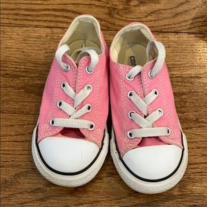 Great condition girls converse